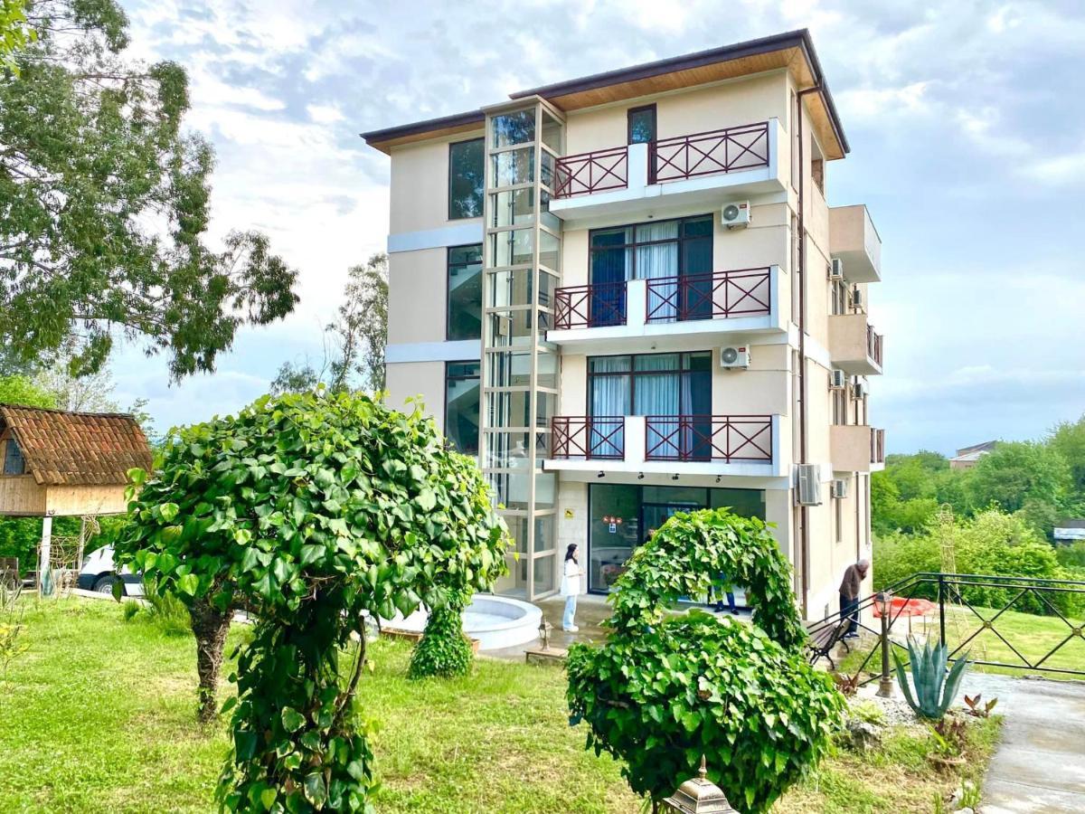 Vita Gardenia Hotel 츠할투보 외부 사진